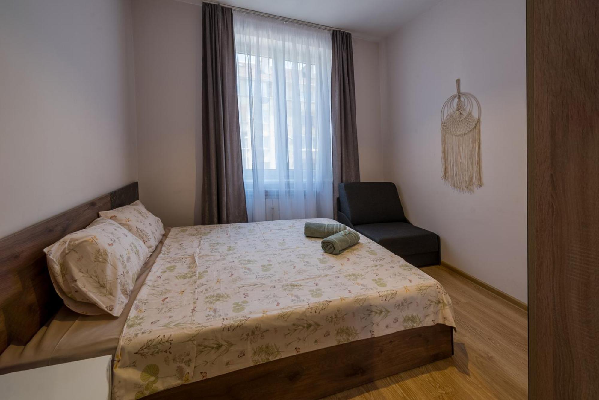 3bdr, Center Retreat, Heart, Free Parking Apartment *